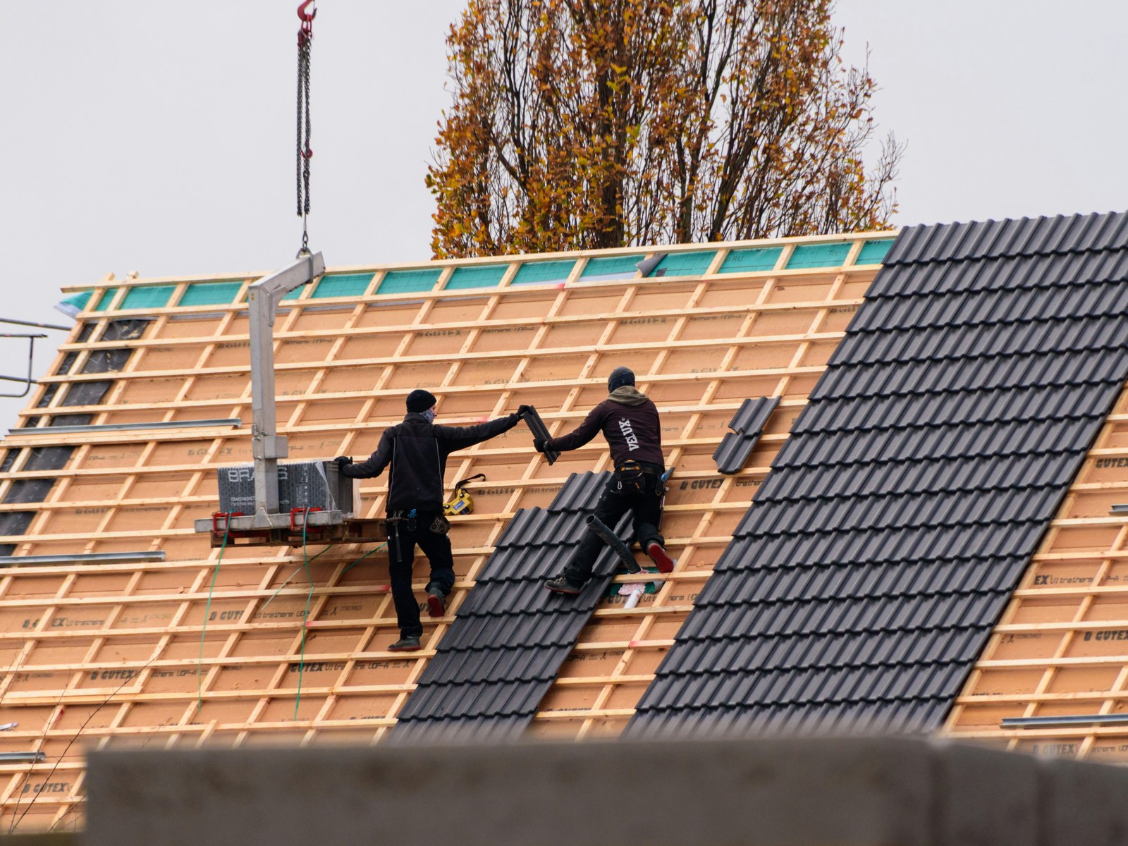 Travaux de couverture à Saint-Aulaye-Puymangou